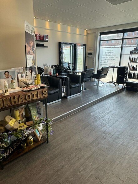 198 Sandhills Av, Leicester à vendre - Photo de l’immeuble – Image 2 sur 22