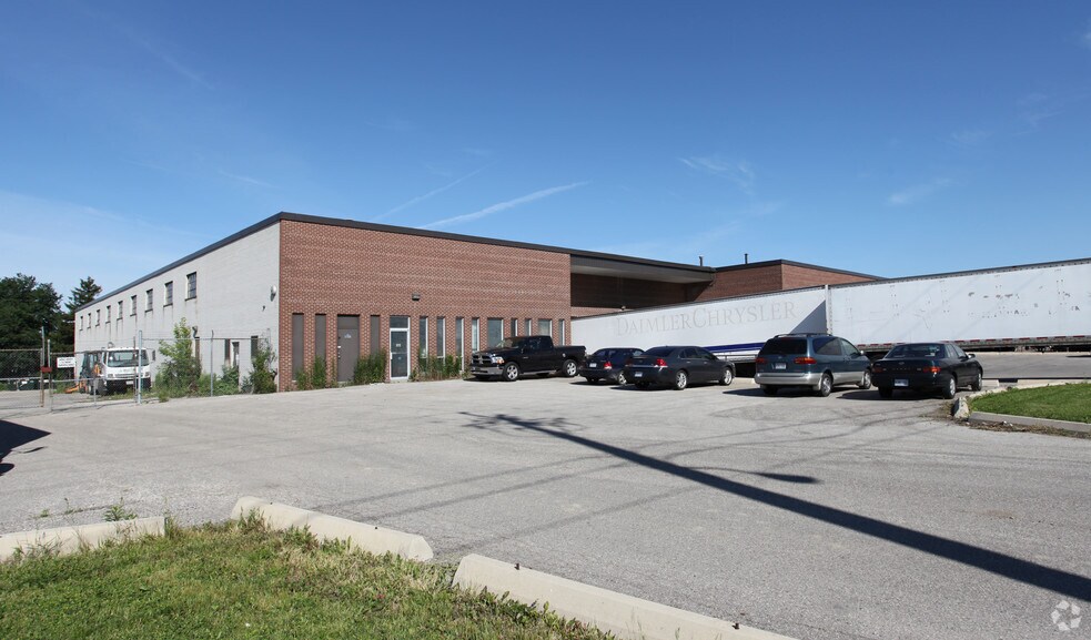 400 Flint Rd, Toronto, ON à louer - Photo de l’immeuble – Image 2 sur 2