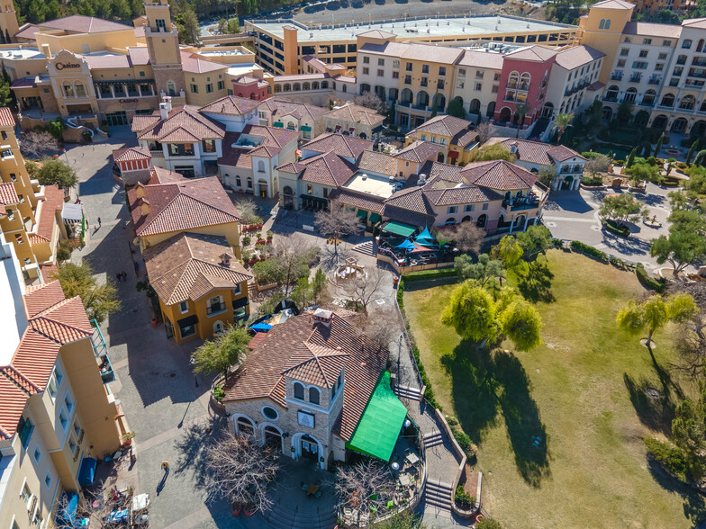10 Costa Di Lago, Henderson, NV à vendre - Photo de l’immeuble – Image 3 sur 9