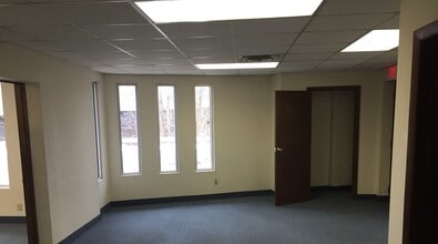 560 W Third St, Jamestown, NY à louer Photo intérieure– Image 1 sur 2