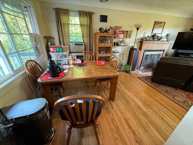 12300 SW Knoll Dr, Tigard, OR à vendre - Photo de l’immeuble – Image 2 sur 39