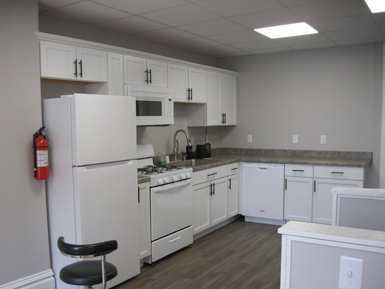 112 1st Ave E, Newton, IA à vendre - Photo de l’immeuble – Image 3 sur 8