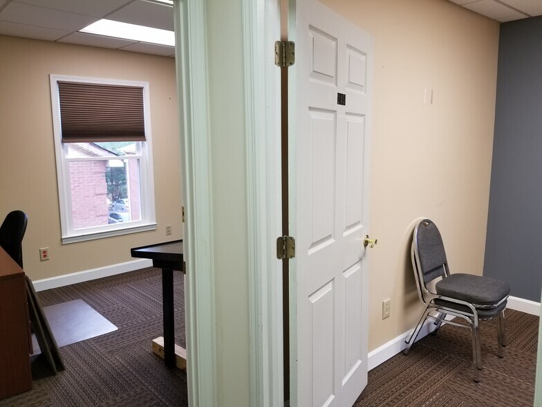 2440 Sandy Plains Rd, Marietta, GA à louer - Photo de l’immeuble – Image 3 sur 4