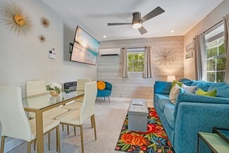 Plus de détails pour 571 Saint Judes Dr, Longboat Key, FL - Logement à vendre