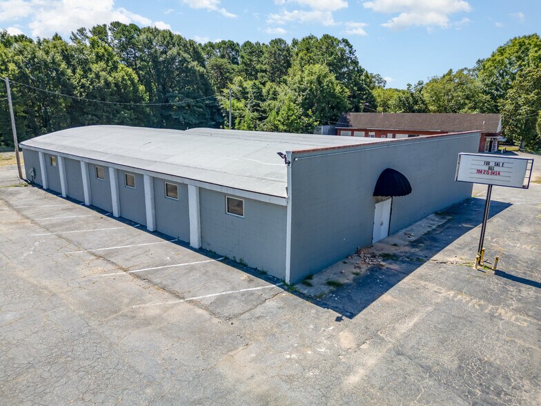 702 Linwood Rd, Gastonia, NC à vendre - Photo de l’immeuble – Image 1 sur 31