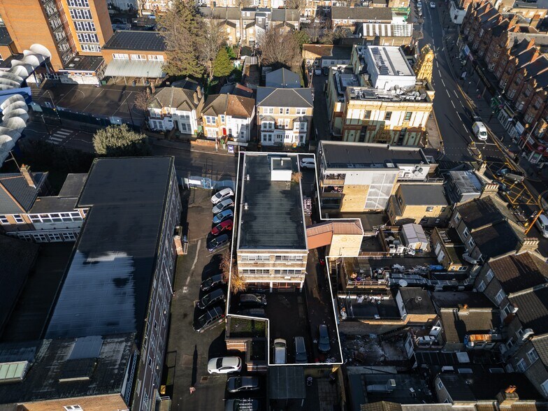 292-294 Plashet Grove, Londres à vendre - Photo de l’immeuble – Image 3 sur 4