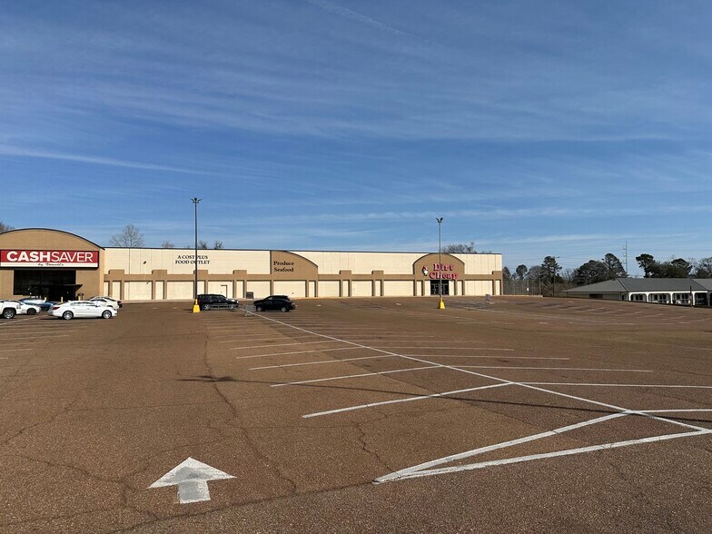 261 Devereaux Dr, Natchez, MS à louer - Photo de l’immeuble – Image 1 sur 3