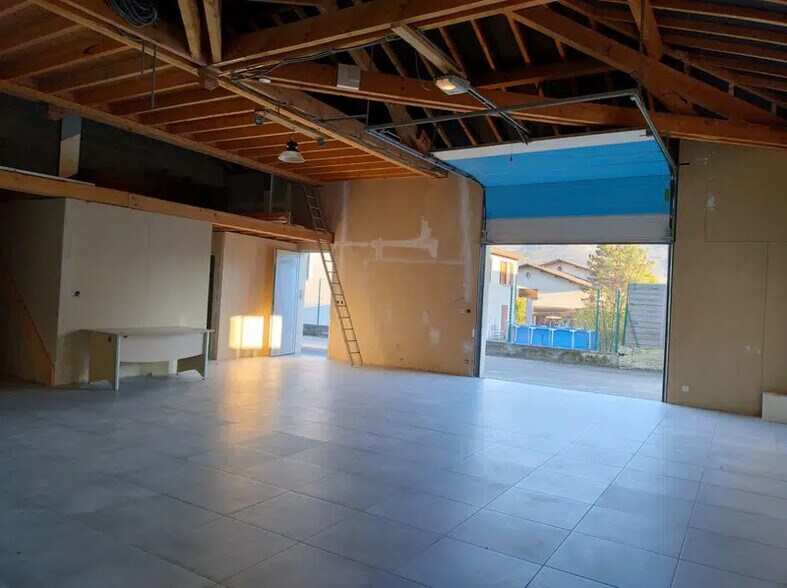 Bureau dans La Terrasse à louer - Photo intérieure – Image 2 sur 6