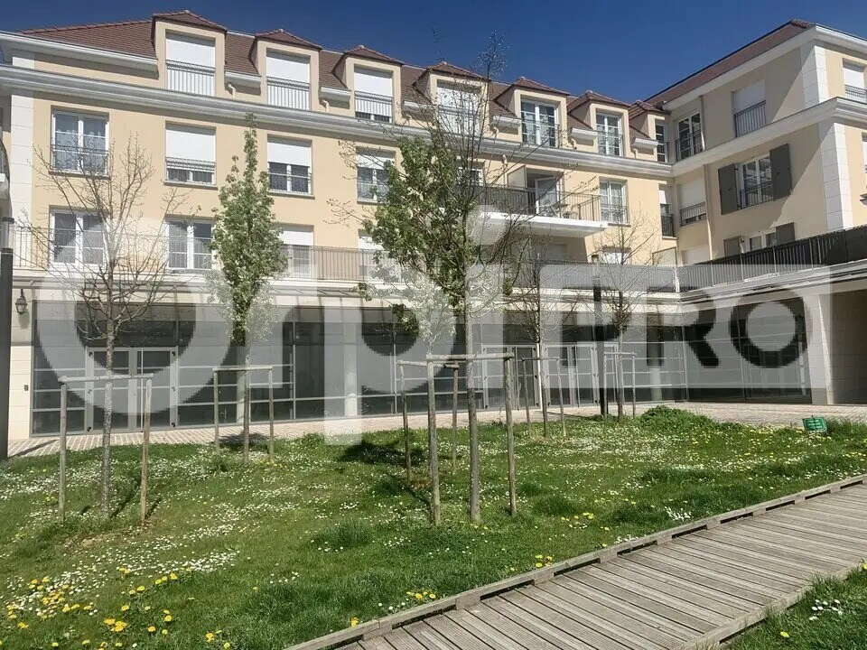 Local commercial dans Montévrain à louer Photo de l’immeuble– Image 1 sur 5