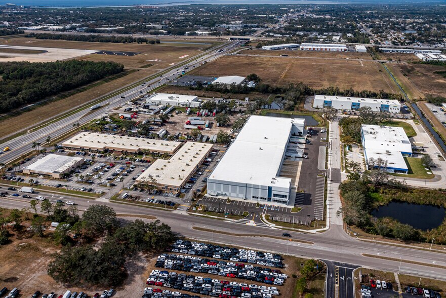 5402-5424 Hangar Ct, Tampa, FL à louer - Photo de l’immeuble – Image 2 sur 19