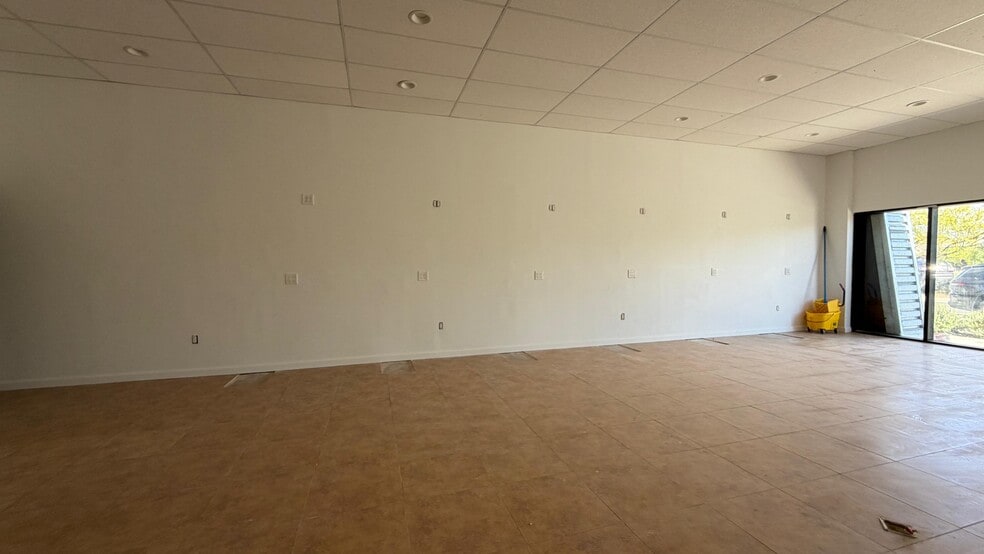560 El Cajon Blvd, El Cajon, CA à louer - Photo intérieure – Image 3 sur 17