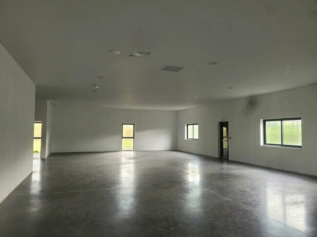 Plus de détails pour Local commercial à vendre