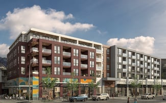 Plus de détails pour 38028 3 Ave, Squamish, BC - Logement à vendre