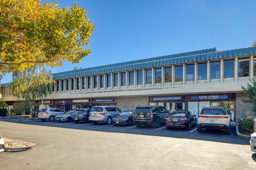 675 Ygnacio Valley Rd, Walnut Creek, CA à vendre - Photo de l’immeuble – Image 3 sur 12