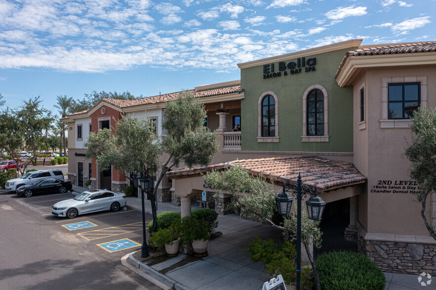 1025-1095 W Queen Creek Rd, Chandler, AZ à louer - Photo de l’immeuble – Image 2 sur 8