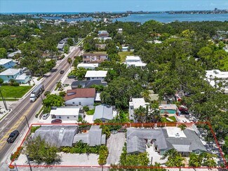 Plus de détails pour 1761 Siesta Dr, Sarasota, FL - Logement à vendre