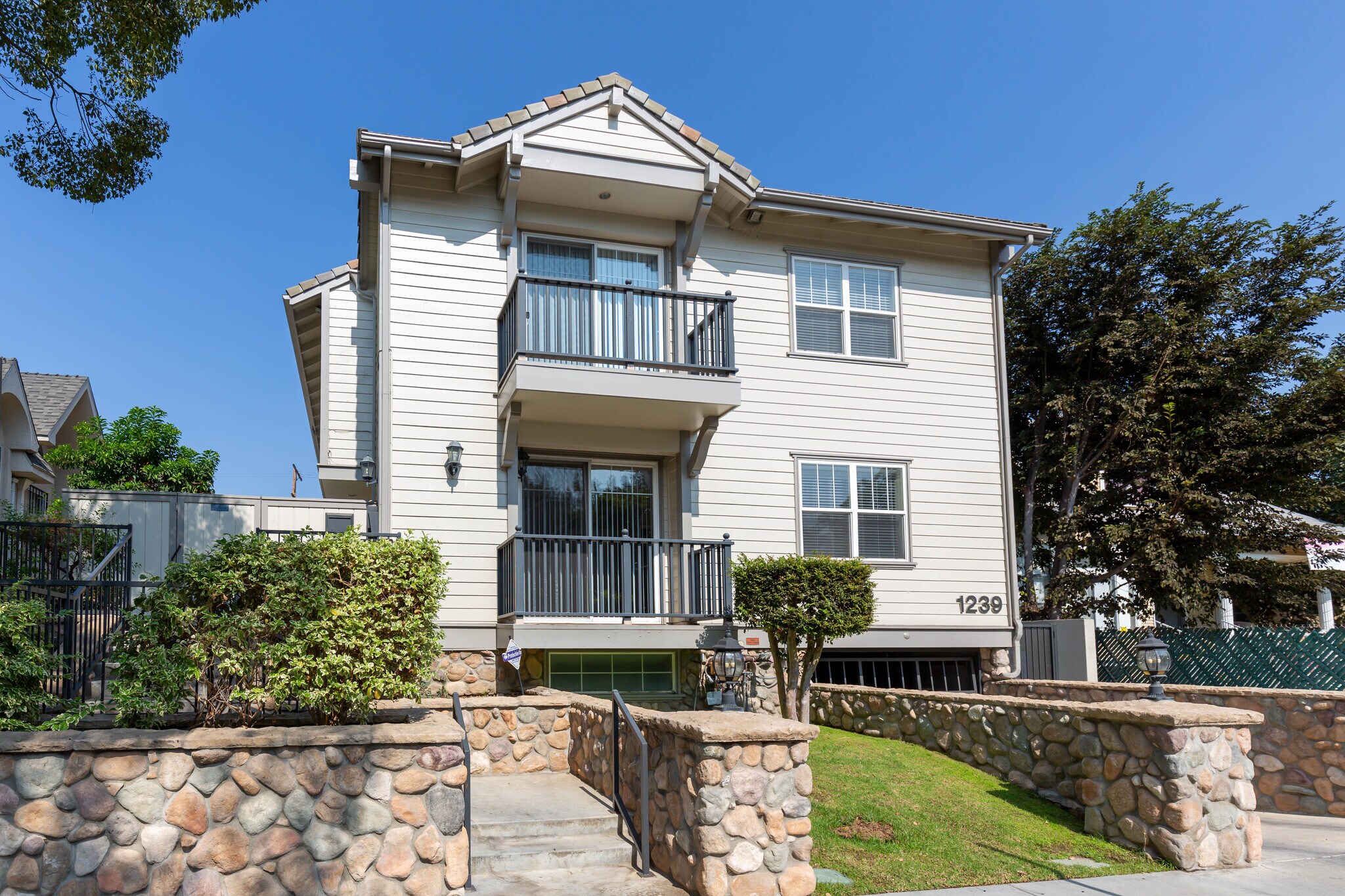 1239 W 30th St, Los Angeles, CA à vendre Photo principale– Image 1 sur 31