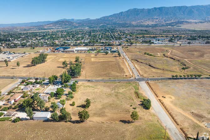 1120 E 1st St, Beaumont, CA à vendre - Aérien – Image 3 sur 5