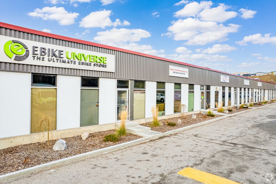 4532-4542 Manilla Rd SE, Calgary, AB à louer - Photo principale – Image 1 sur 12