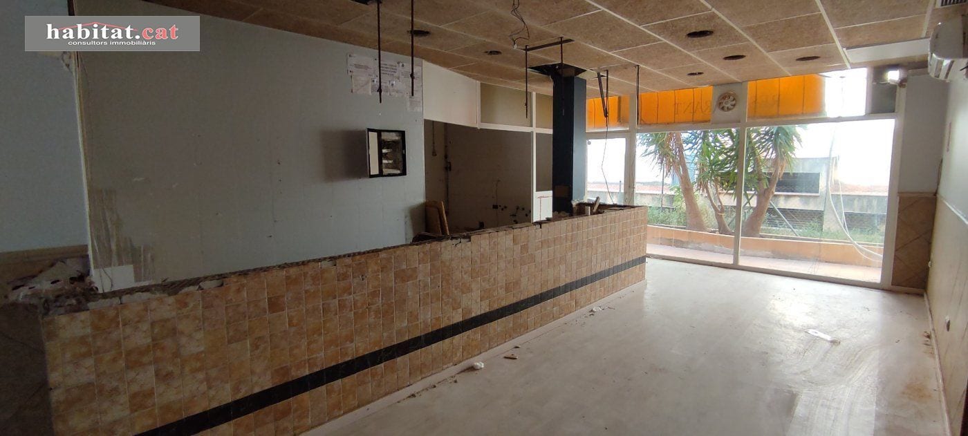 Immeuble residentiel dans Vilanova i la Geltrú, Barcelona à vendre Photo principale– Image 1 sur 5