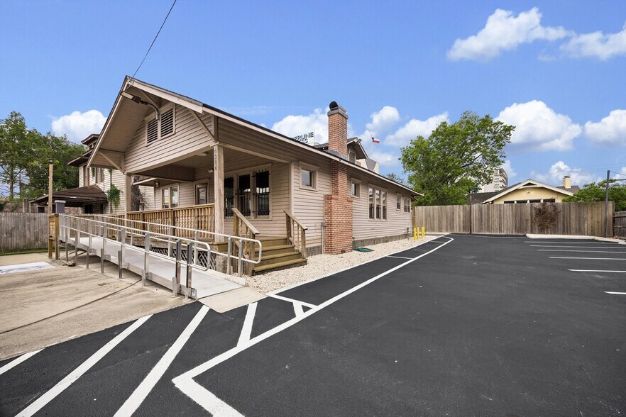 511 Richmond Ave, Houston, TX à louer - Photo de l’immeuble – Image 2 sur 14