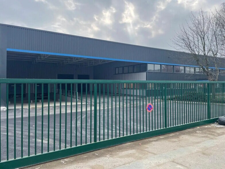 10 Avenue Armand Esders, Le Blanc-Mesnil à louer - Photo de l’immeuble – Image 3 sur 4