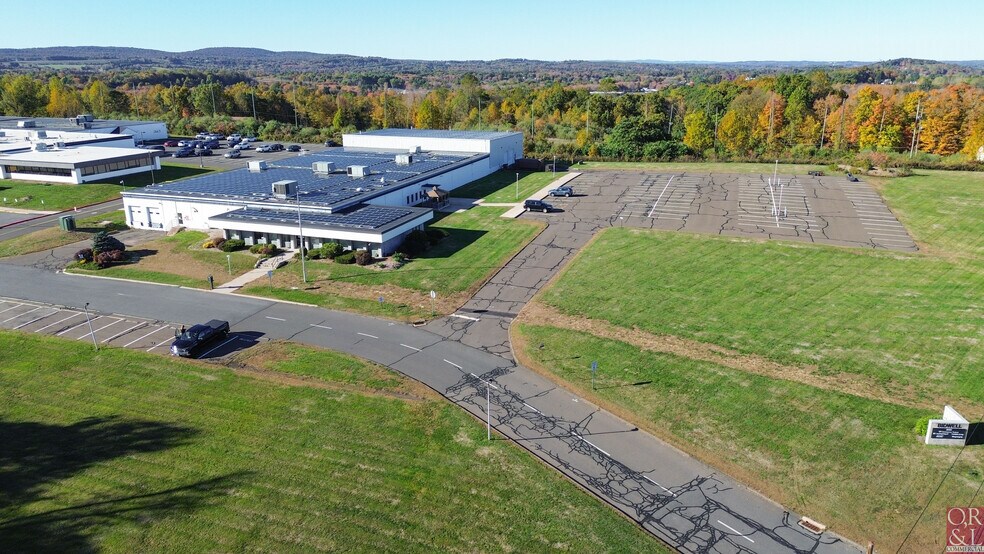 2055 S Main St, Middletown, CT à vendre - Photo de l’immeuble – Image 2 sur 26