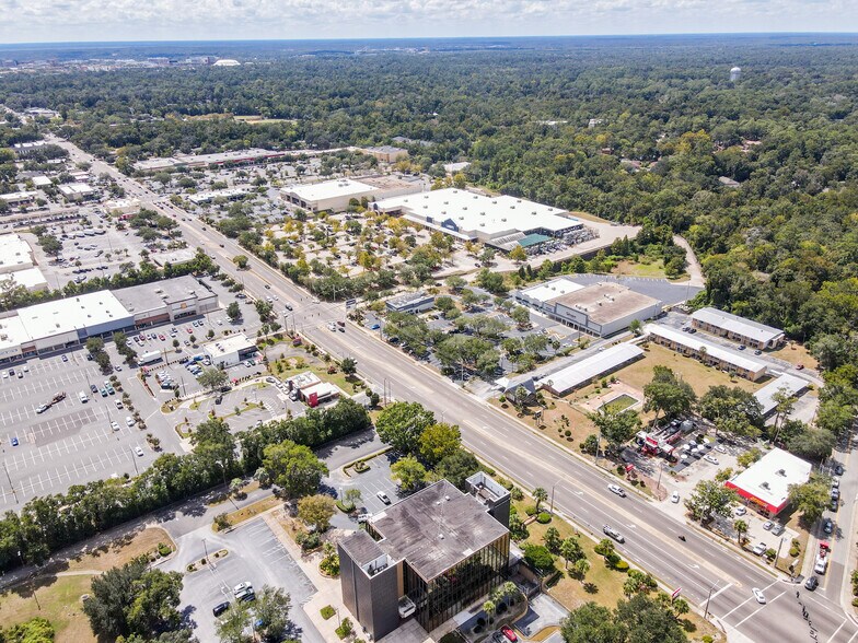 2820 NW 13th St, Gainesville, FL à louer - Photo de l’immeuble – Image 3 sur 16