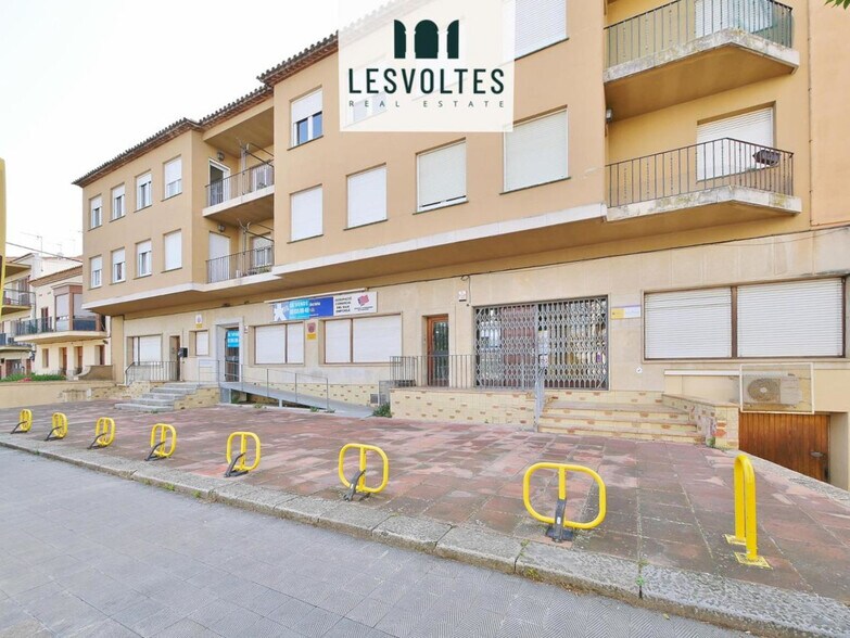 Immeuble residentiel dans La Bisbal d'Empordà, Gerona à vendre - Photo principale – Image 1 sur 1