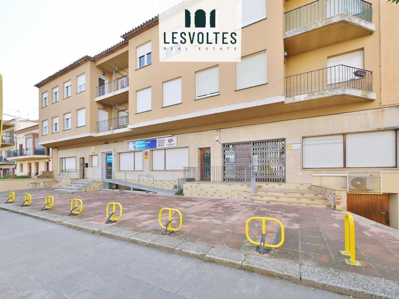 Immeuble residentiel dans La Bisbal d'Empordà, Gerona à vendre Photo principale– Image 1 sur 2
