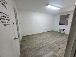 1416 N Main St, Pearland, TX à louer Photo intérieure– Image 2 sur 5