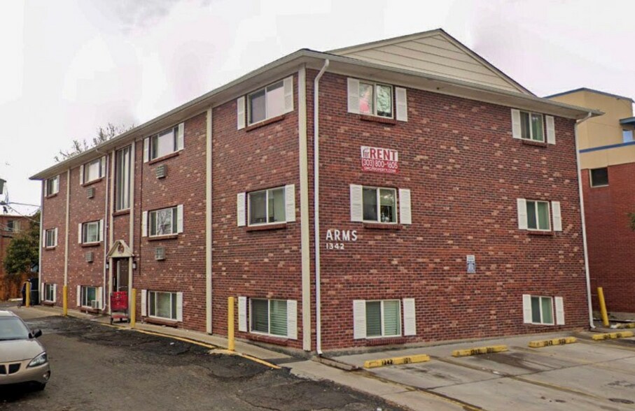 48 Unit North Aurora Portfolio Sale portefeuille de 4 biens à vendre sur LoopNet.fr - Photo de l’immeuble – Image 2 sur 14