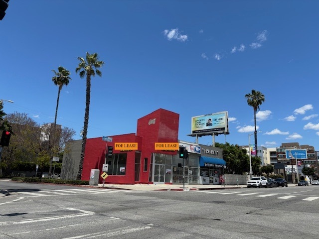 901-903 N Fairfax Ave, West Hollywood, CA à louer - Photo de l’immeuble – Image 2 sur 8