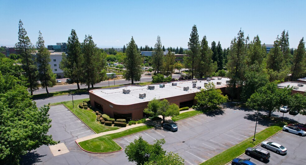 10690 White Rock Rd, Rancho Cordova, CA à louer - Photo de l’immeuble – Image 1 sur 8
