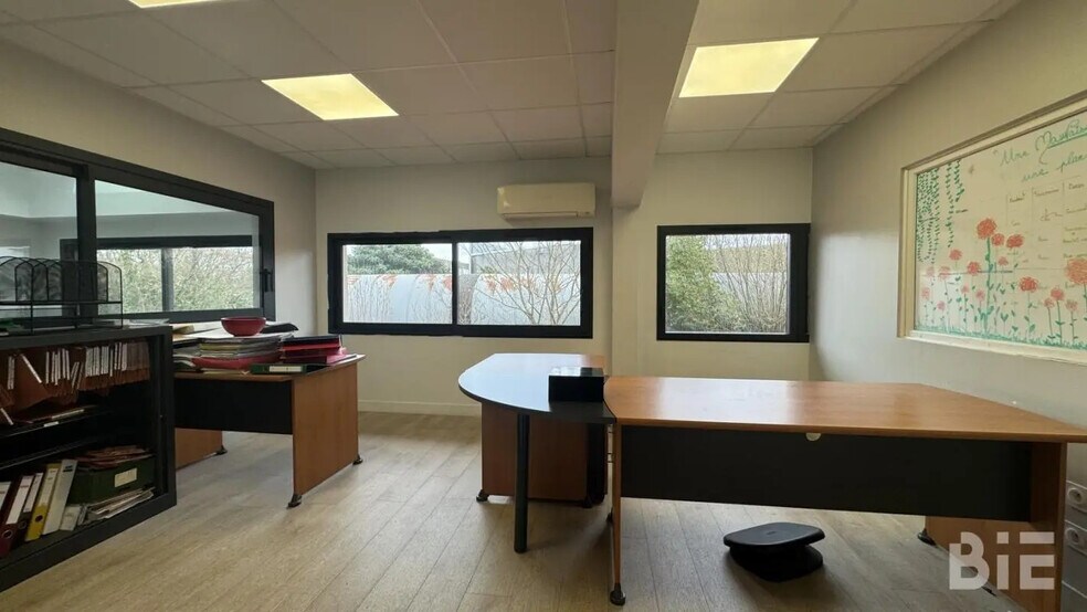 Bureau dans Villenave-d'Ornon à louer - Photo de l’immeuble – Image 3 sur 5