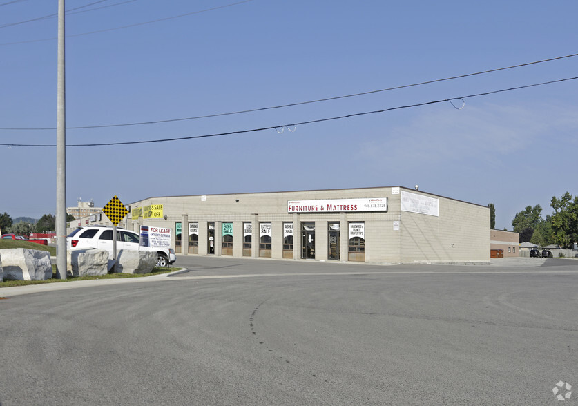 525-527 Main St E, Milton, ON à louer - Photo principale – Image 1 sur 4