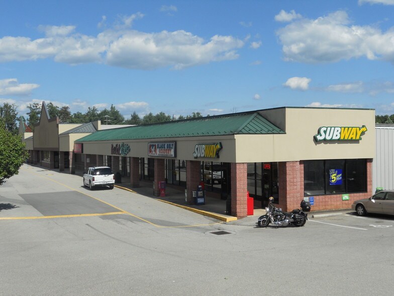 13374 Booker T Washington Hwy, Moneta, VA à louer - Photo de l’immeuble – Image 2 sur 4
