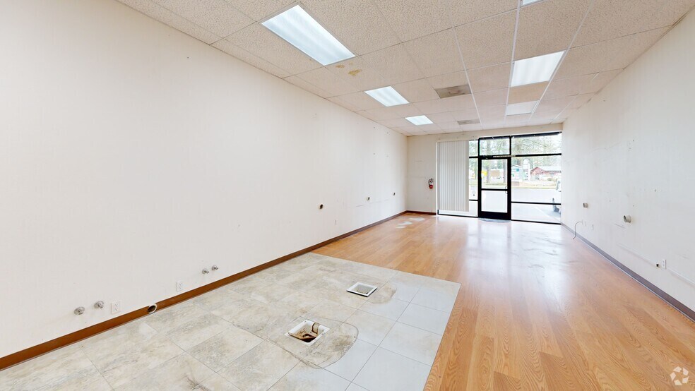 5765 Commercial St SE, Salem, OR à louer - Numérisation 3D Matterport – Image 3 sur 11