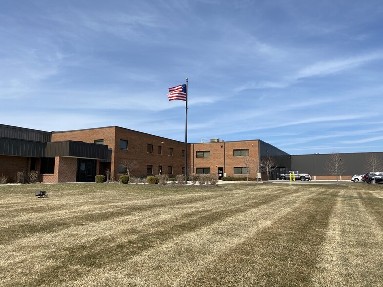 3001 N Darrell Rd, Island Lake, IL à louer - Photo de l’immeuble – Image 3 sur 6