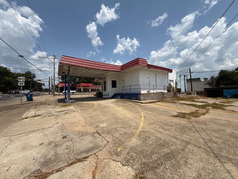 100 E Upshur Ave, Gladewater, TX à vendre - Photo de l’immeuble – Image 2 sur 26