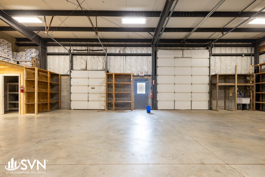 780 Enterprise Dr, Lexington, KY à louer - Photo de l’immeuble – Image 3 sur 12