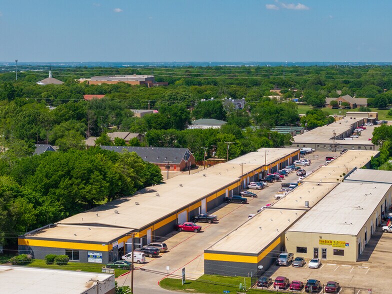 1229 Colorado Ln, Arlington, TX à louer - Photo de l’immeuble – Image 3 sur 5