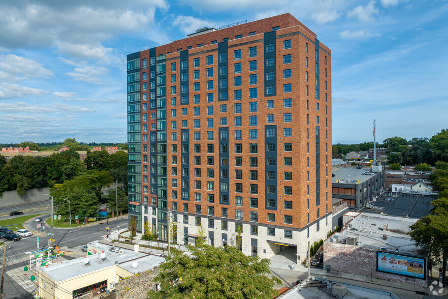 42 Broad St W, Mount Vernon, NY à louer - Photo de l’immeuble – Image 2 sur 3