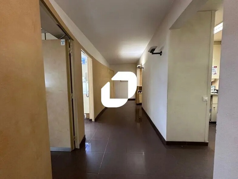 Local commercial dans Marly-le-Roi à vendre - Photo de l’immeuble – Image 3 sur 6