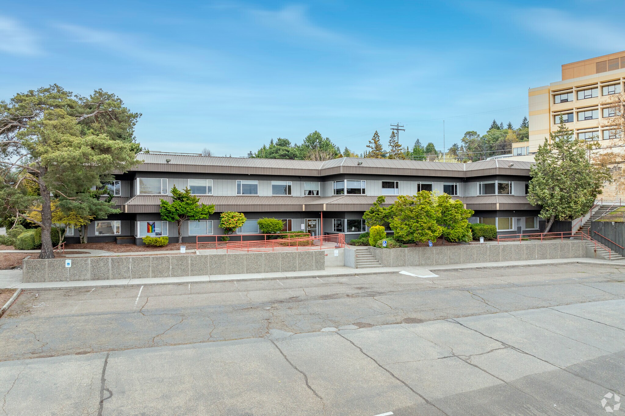 2528 Wheaton Way, Bremerton, WA à louer Photo principale– Image 1 sur 6