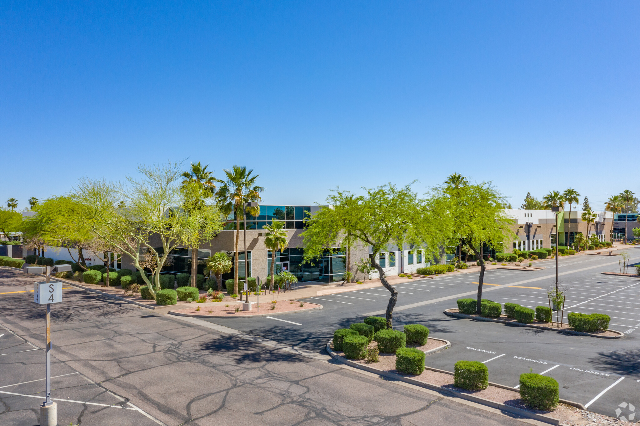 8320 S Hardy Dr, Tempe, AZ à louer Photo de l’immeuble– Image 1 sur 4