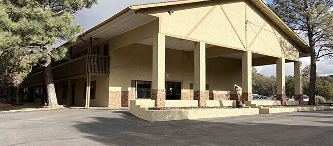 111 Pine Springs Rd, Ruidoso, NM à vendre - Photo principale – Image 1 sur 2