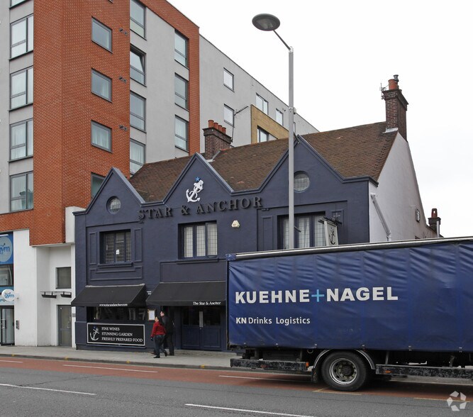 94 Uxbridge Rd, Londres à louer - Photo de l’immeuble – Image 2 sur 2