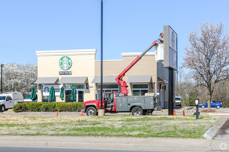 1641 Memorial Blvd, Murfreesboro, TN à louer - Photo de l’immeuble – Image 3 sur 4