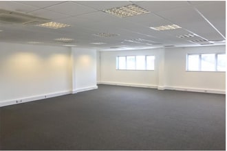 Segensworth Rd, Fareham à louer Photo de l’immeuble– Image 2 sur 5